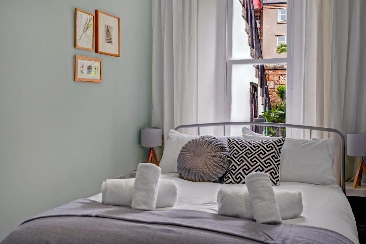 Cozy With Character Mclaren Westend Cottage Free Secure Parking Edinburgh