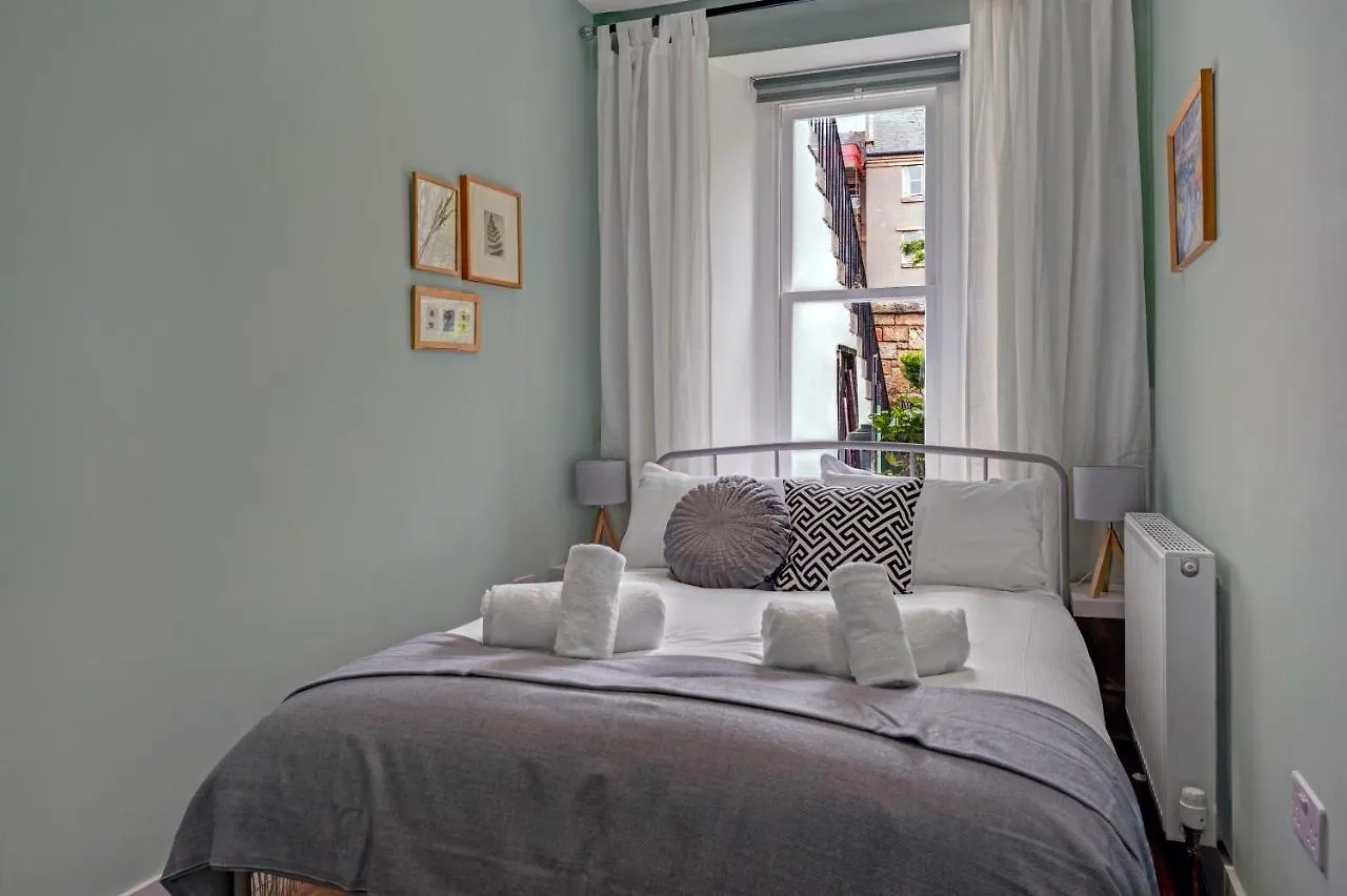 Cozy With Character Mclaren Westend Cottage Free Secure Parking Edinburgh