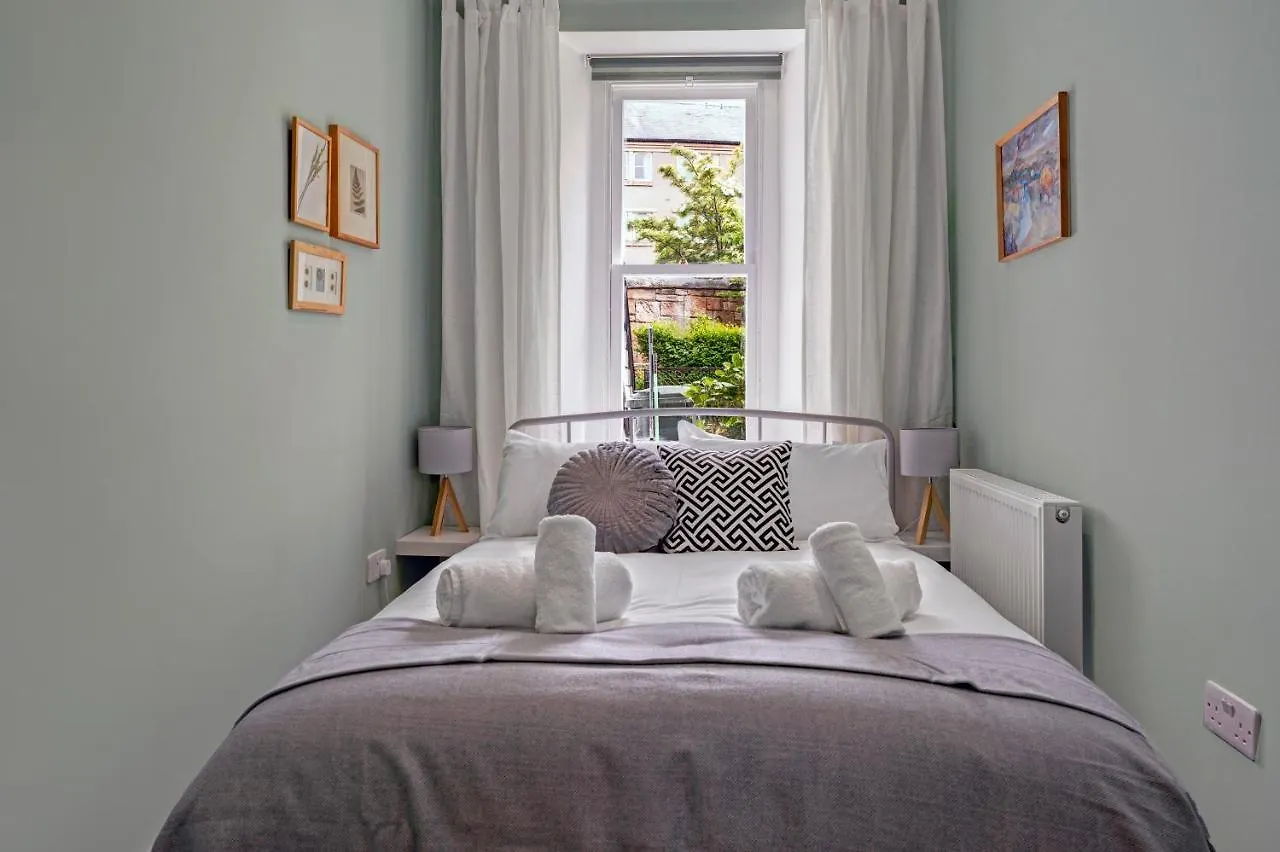 Cozy With Character Mclaren Westend Cottage Free Secure Parking Edinburgh United Kingdom